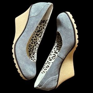 KELSI DAGGER Gray Suede Leather Rubber Wedge Shoes size 7.5M New